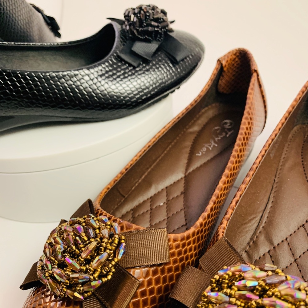 Flat Shoes - Brown/Black w/Beaded Flower Accent.